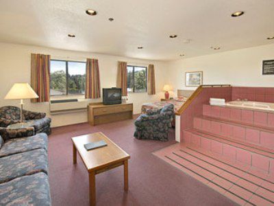 Отель Super 8 By Wyndham Saanichton Victoria Airport Номер фото